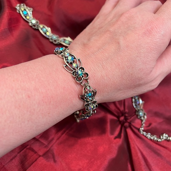 Vintage, early 80s choker and bracelet silver tone set with holographic crystals - Picture 3 of 11